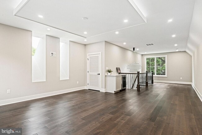 Building Photo - 9615 Locust Hill Dr