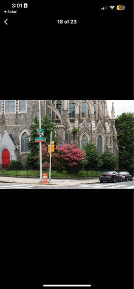 Building Photo - 2019 W Hagert St