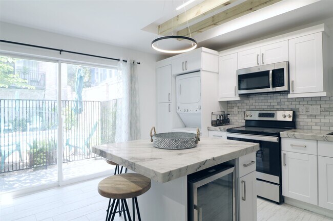 Building Photo - 412 Pacific St