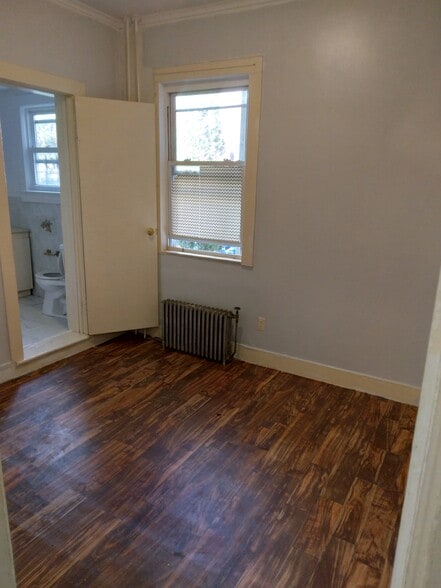 Building Photo - 349 Walnut St