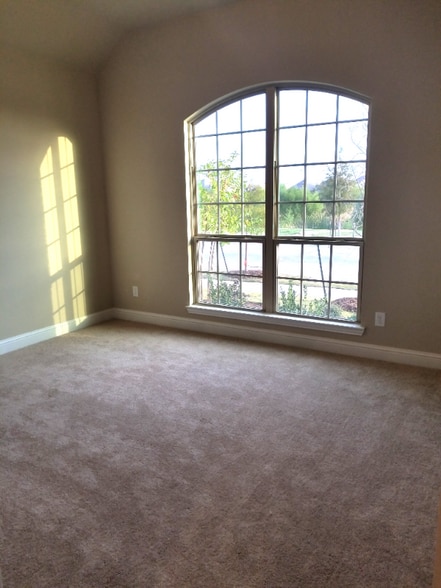 Building Photo - 15609 Canyon Ridge