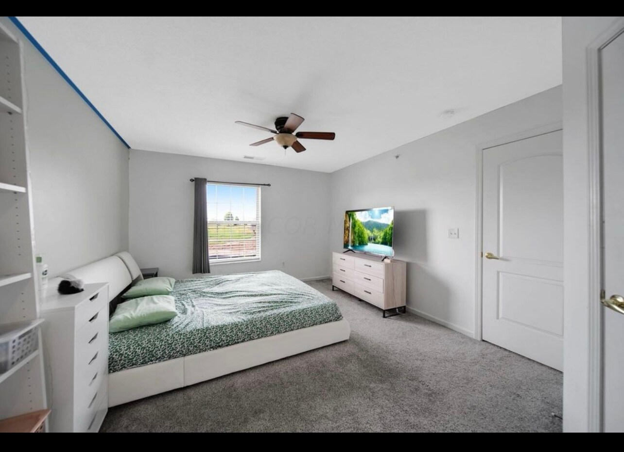 Building Photo - 785 Hidden Springs Dr