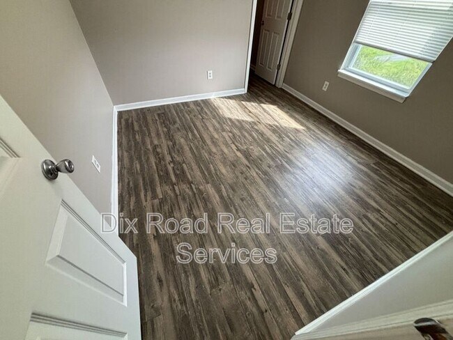 Building Photo - 209 Wexford Dr