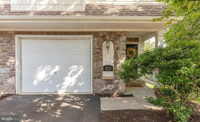 Building Photo - 423 Fort Hill Cir