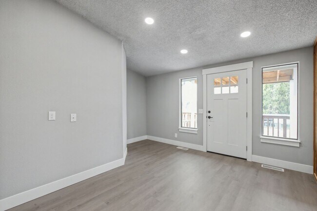 Building Photo - 332 Birch