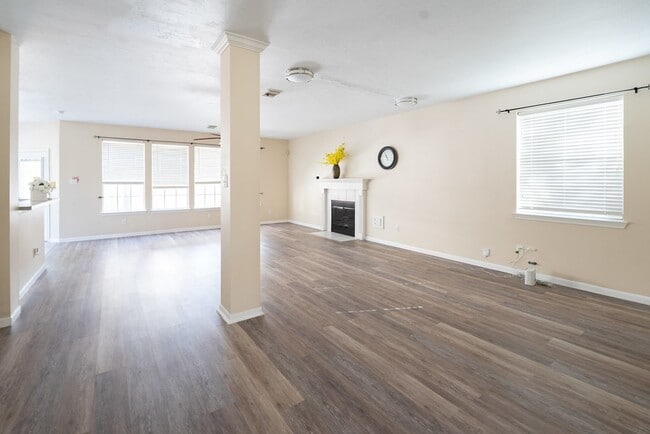 Building Photo - 1809 Oakland Cir