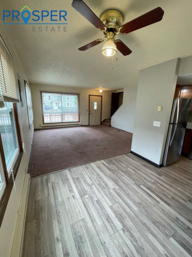 Building Photo - 304 9th Ave