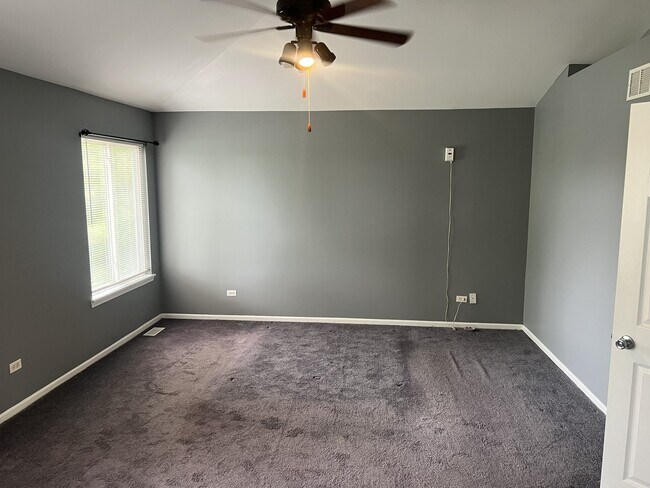 Building Photo - 437 S Orchard Dr