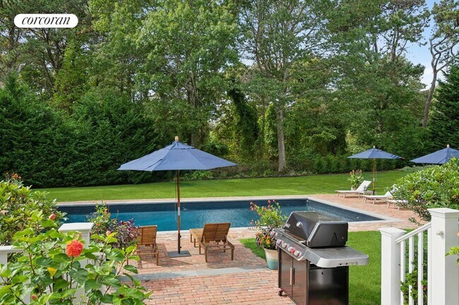 Building Photo - 270 Montauk Hwy