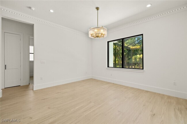 Building Photo - 1587 Golden Gate Blvd W