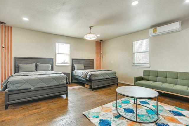 Building Photo - 2045 Weston Rd