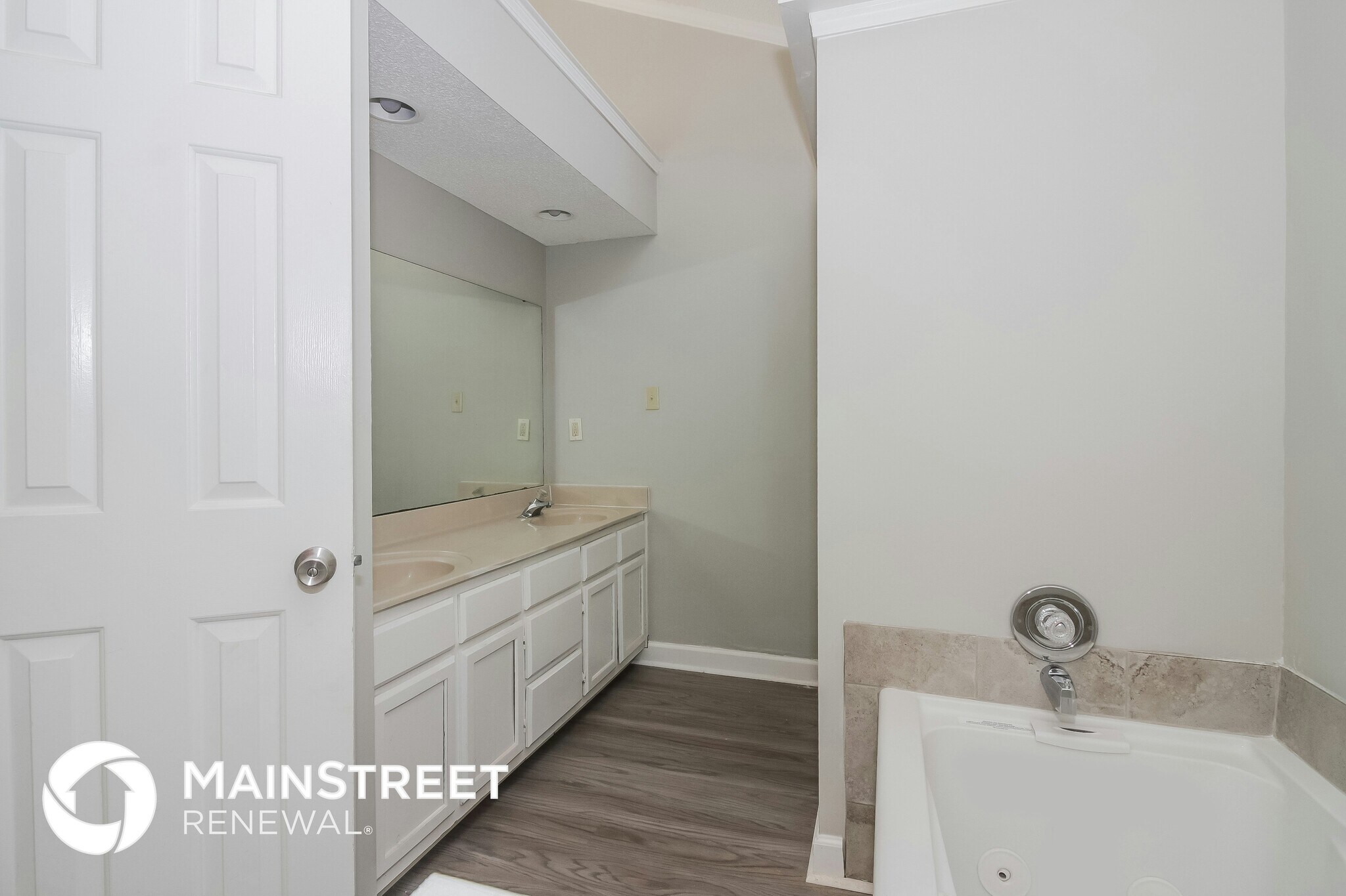 Building Photo - 7172 Market Square Dr