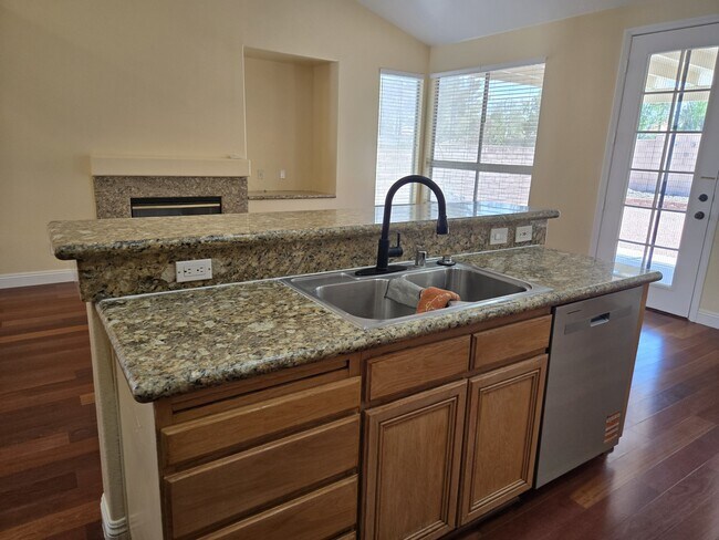Building Photo - 8417 San Ramon Dr