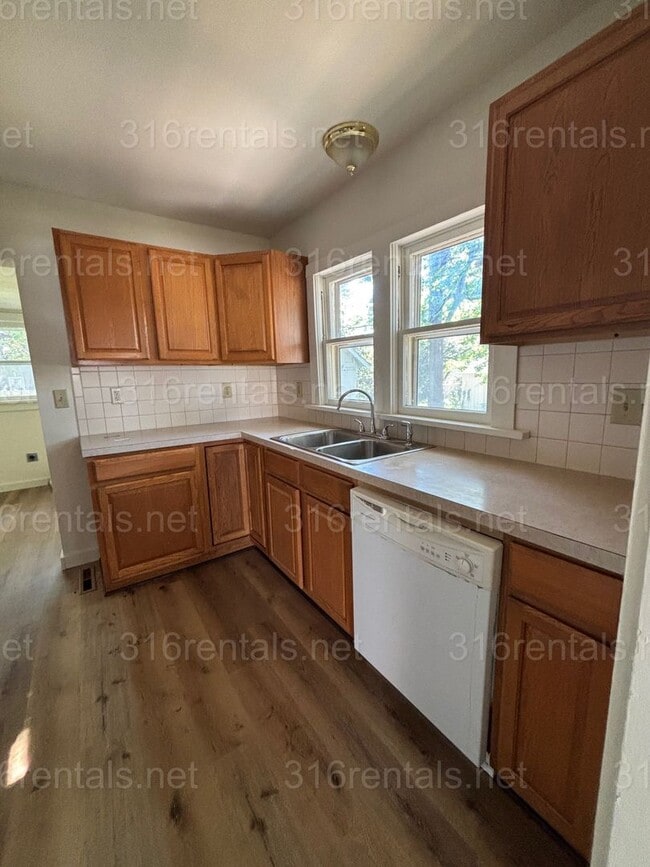 Building Photo - 510 N Alleghany St