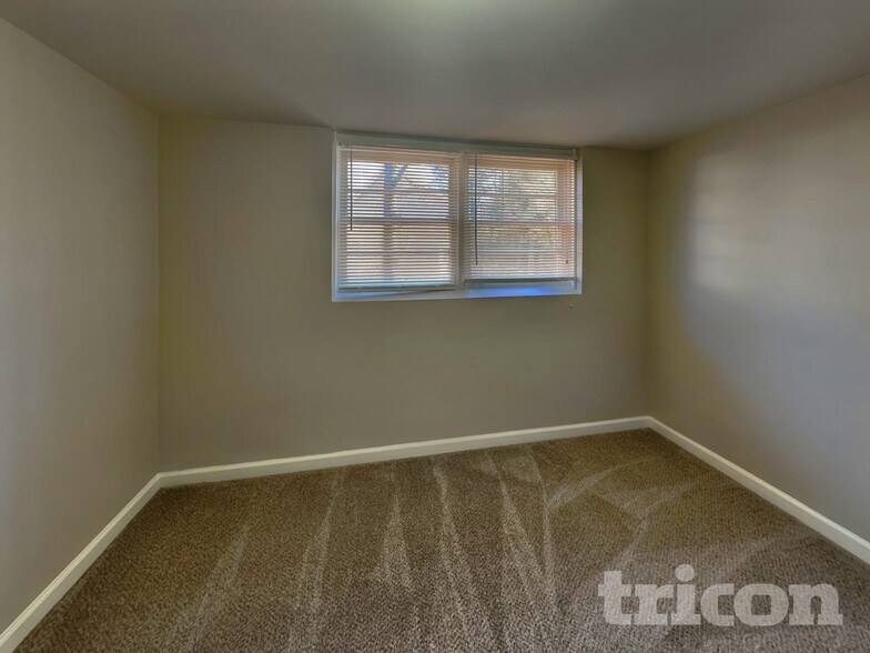 Building Photo - 4930 Sugar Creek Dr