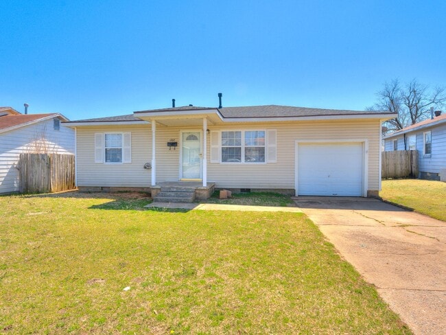 Building Photo - 2 Bedroom, 1 Bath Home in Shawnee!