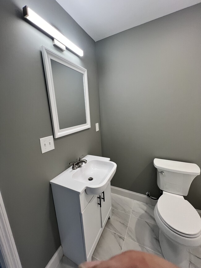 Building Photo - 1100 Tunnel Blvd