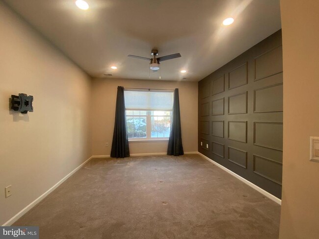 Building Photo - 76 Kyle Way