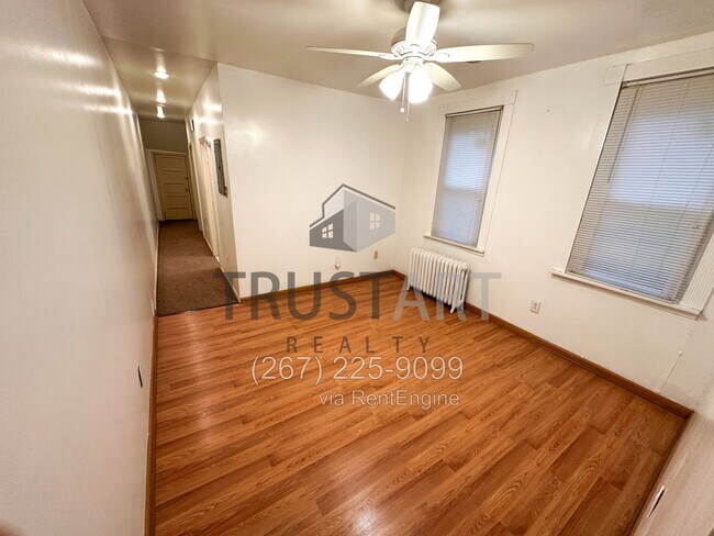 Building Photo - 2114 W Pacific St