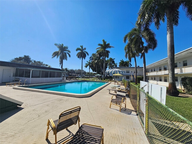 Building Photo - 6201 SW 37th St