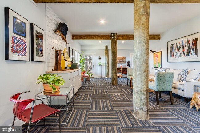 Building Photo - 34903 W Love Dr