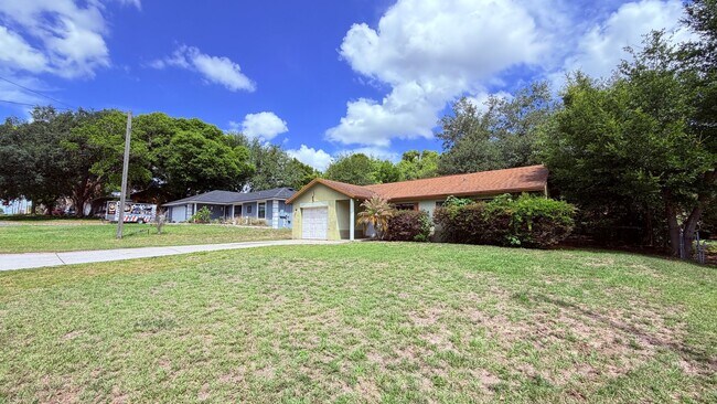 Building Photo - Pet-Friendly 3BR Home with Spacious Yard – No HOA!