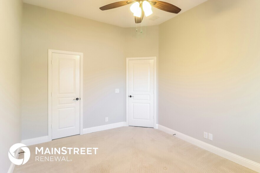 Building Photo - 9013 Conroe Dr