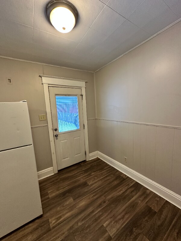Building Photo - 526 W Beardsley Ave