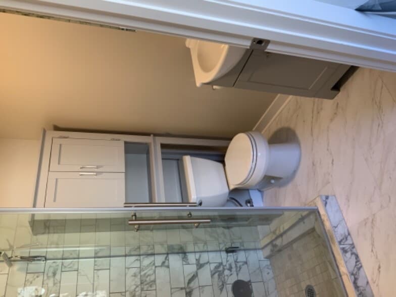 Building Photo - 825 Crisman Dr