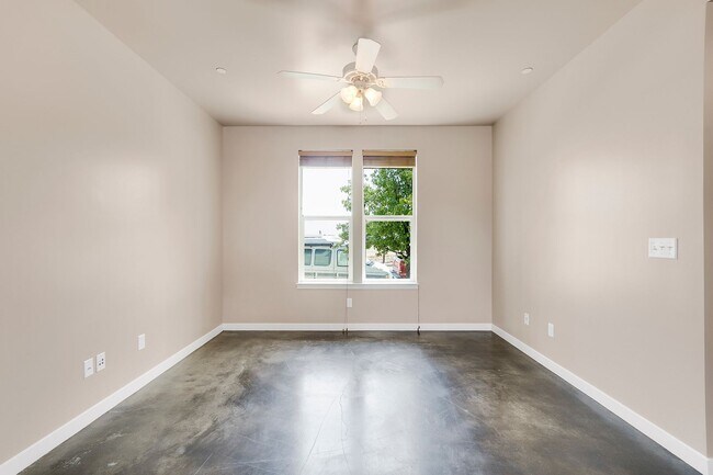 Building Photo - 2 Bedroom, 1 Bath Available! MOVE IN SPECIAL $2000