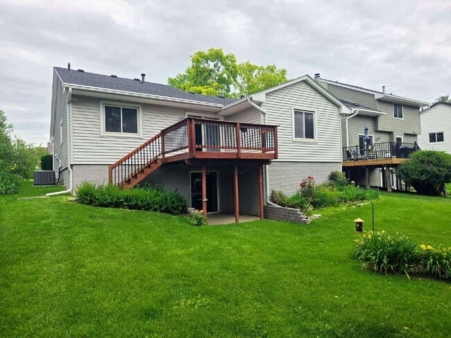Building Photo - 5310 Brookview Dr