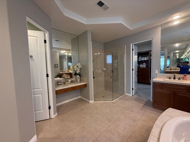 Building Photo - Stonebrook Estates-3 Bedrooms, 3351 SQFT of Luxury & Entertainment