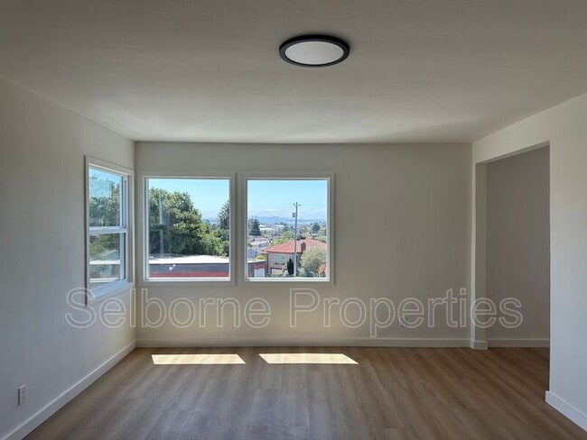 Building Photo - 369 Colusa Ave