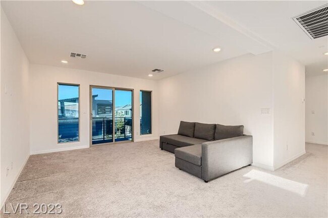 Building Photo - 7037 Sunland Hls Ave