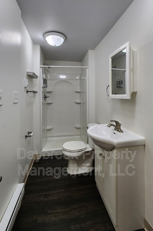 Building Photo - 611 9th Ave N