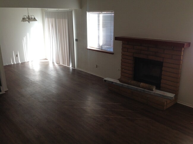 Building Photo - 1224 S 16th St