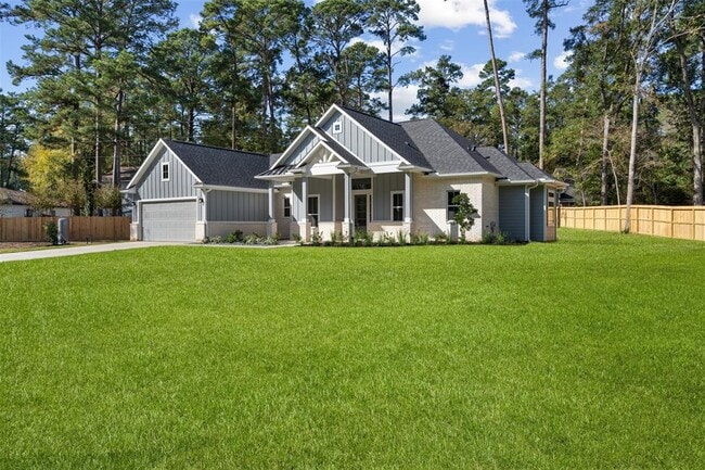 Building Photo - 15109 Paradise Ct