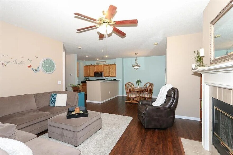 Building Photo - 7545 Mansion Cir