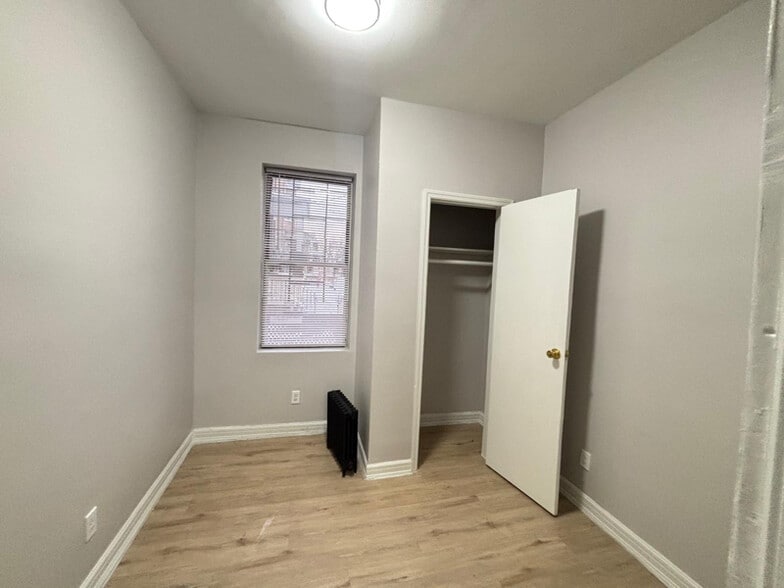 Building Photo - 303 58th St