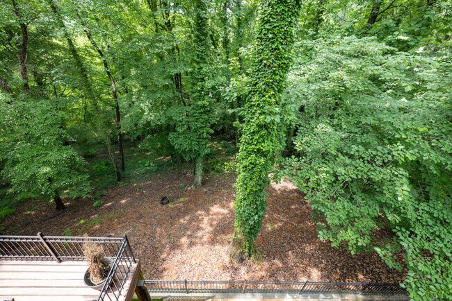 Building Photo - 306 Pinecrest Rd NE