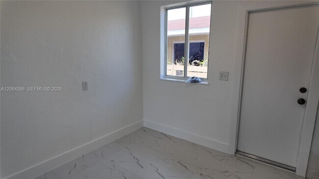 Building Photo - 3737 NW 20th Ave