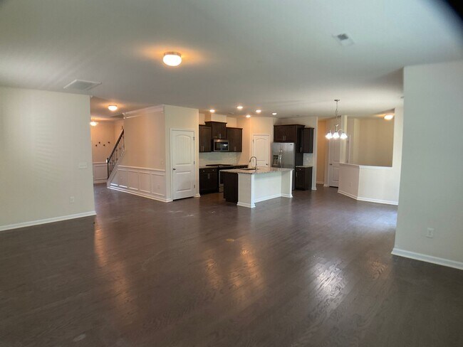 Building Photo - 4 Bed, 3 Bath in Desirable Apex