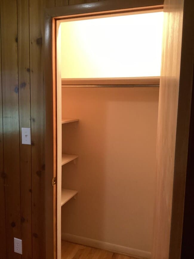 Building Photo - Roomy Rancher in Blue Ridge Summit