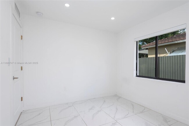 Building Photo - 2492 NW 44th St