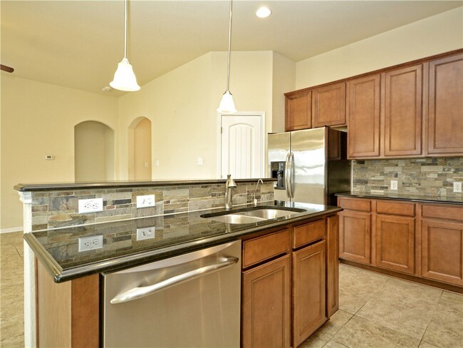 Building Photo - Excellent one story home available in Falc...