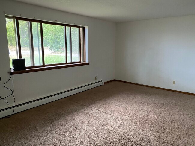 Building Photo - 1321 Division St