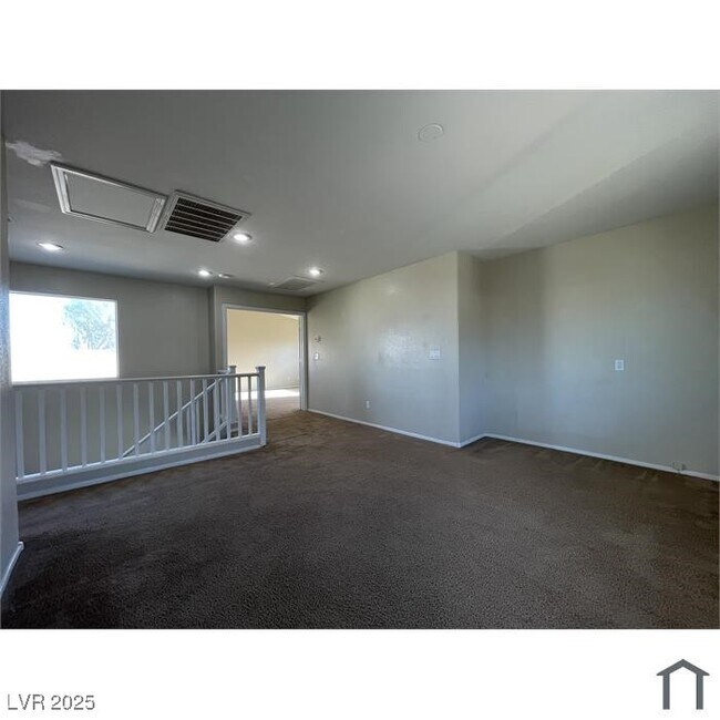 Building Photo - 909 E Malibu Sands Ave