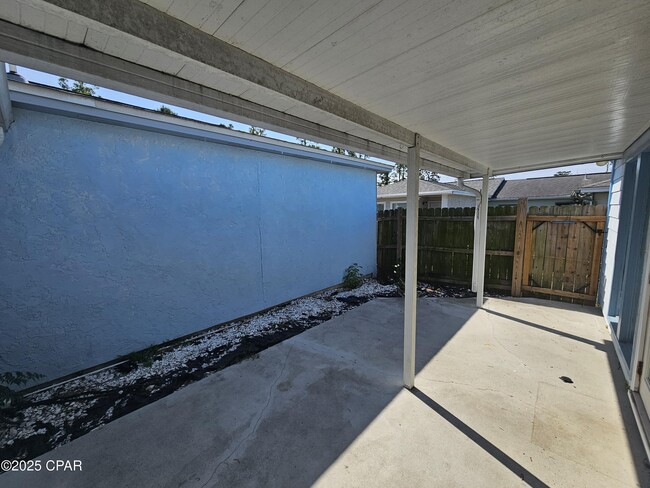 Building Photo - 836 Premier Dr