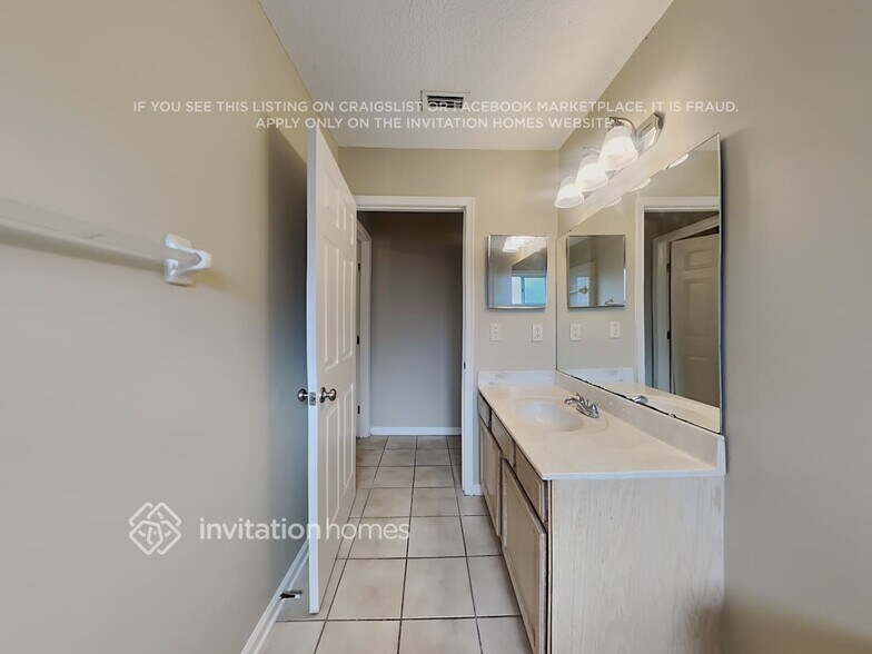 Building Photo - 523 Charles Pinckney St