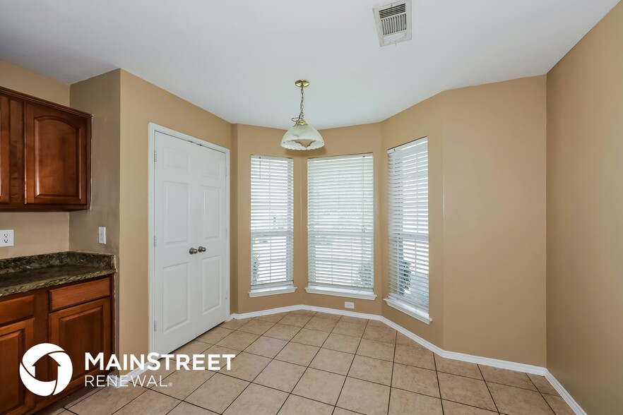 Building Photo - 1244 Cleardale Dr
